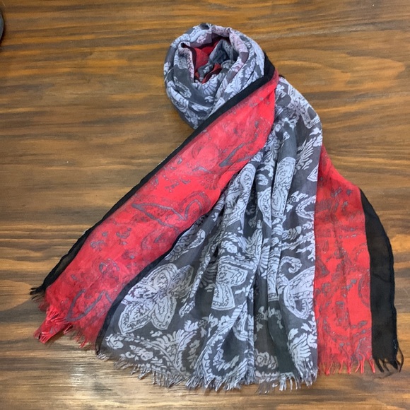 {Target}76”x 44” Sheer Grays/Blk/Red Floral Design Scarf - Picture 3 of 7